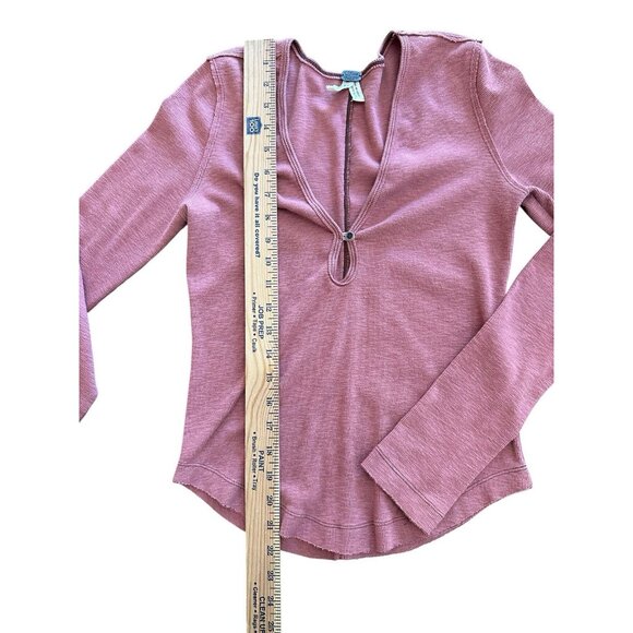 Free People Tate Long Sleeve Layering Shirt Size Medium Ribbed Keyhole Earth Red - Picture 6 of 7